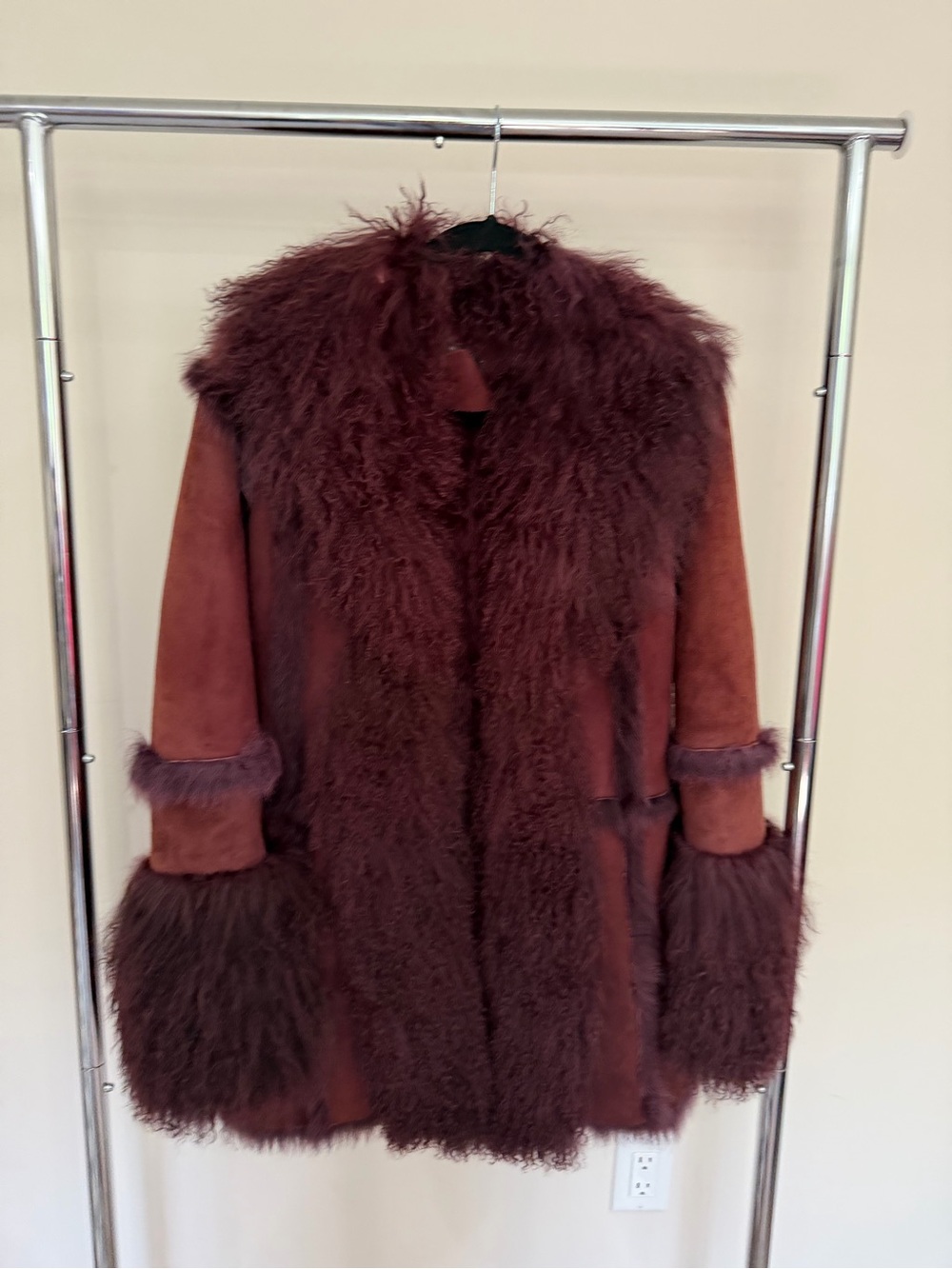 Custom burgundy vintage shearling and Tibetan lamb fur coat - Picture 11 of 12